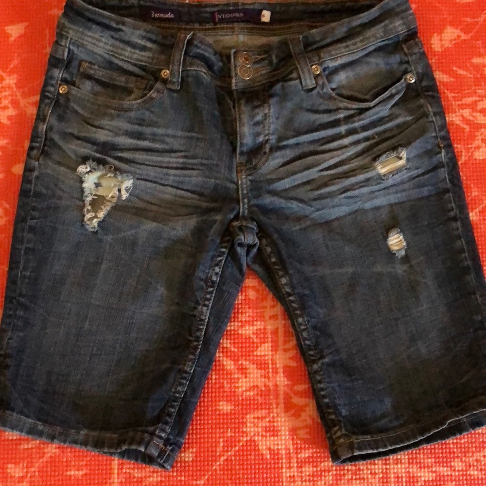 Vigoss distressed Bermuda shorts